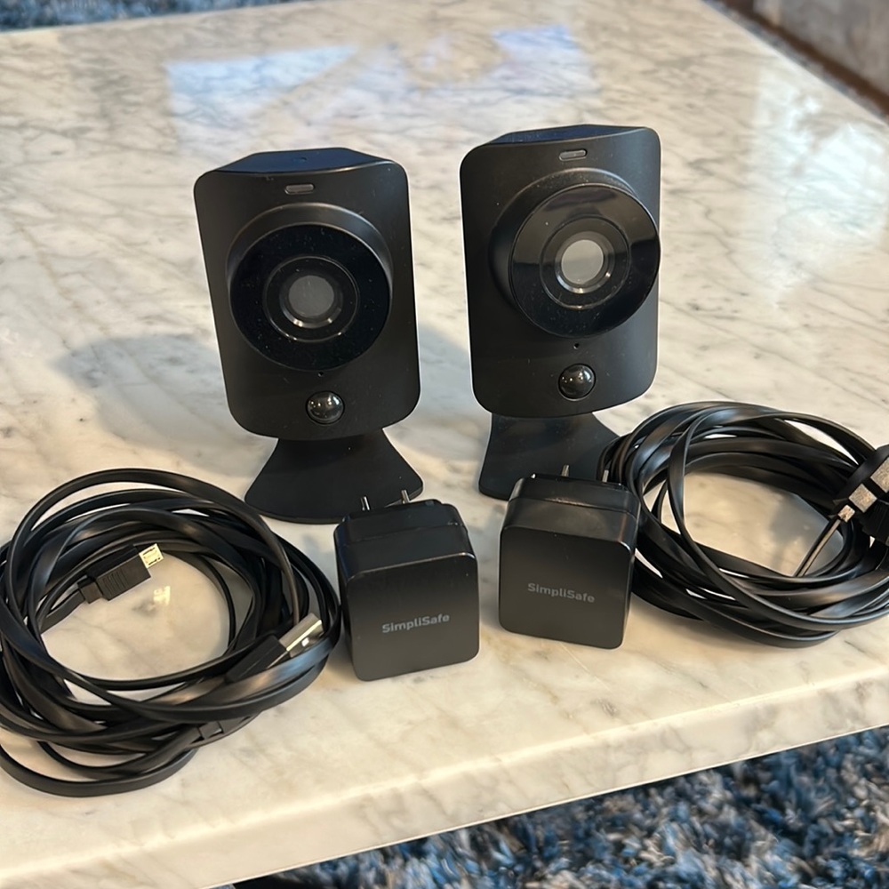 SimpliSafe indoor cameras. Never used.